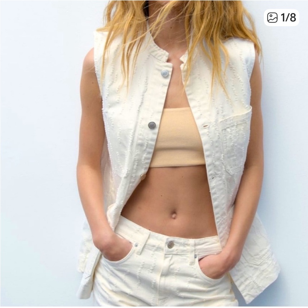 Zara | size xsmall | cream vest